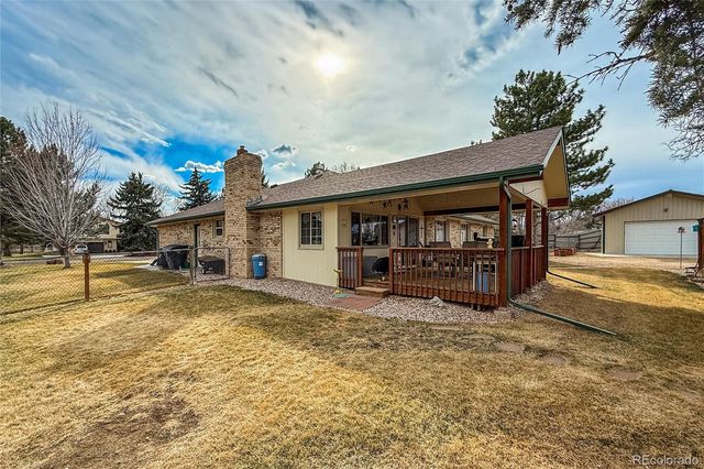 2806 Lake Park Way, Longmont, CO 80503