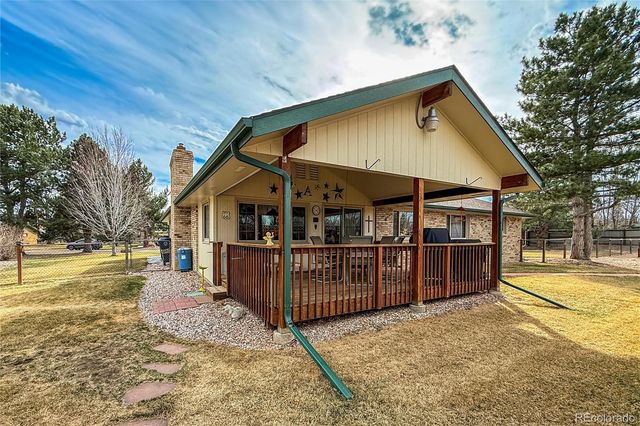 2806 Lake Park Way, Longmont, CO 80503