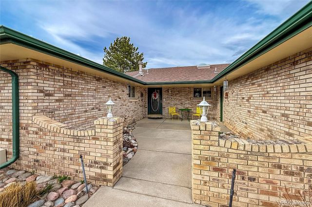 2806 Lake Park Way, Longmont, CO 80503