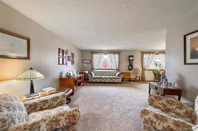 2806 Lake Park Way, Longmont, CO 80503