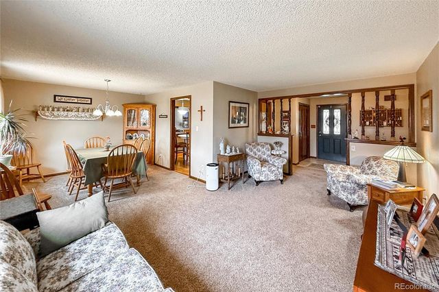 2806 Lake Park Way, Longmont, CO 80503