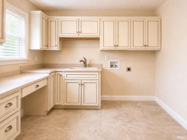 19029 Cambridge Village Drive, Evansville, IN 47725