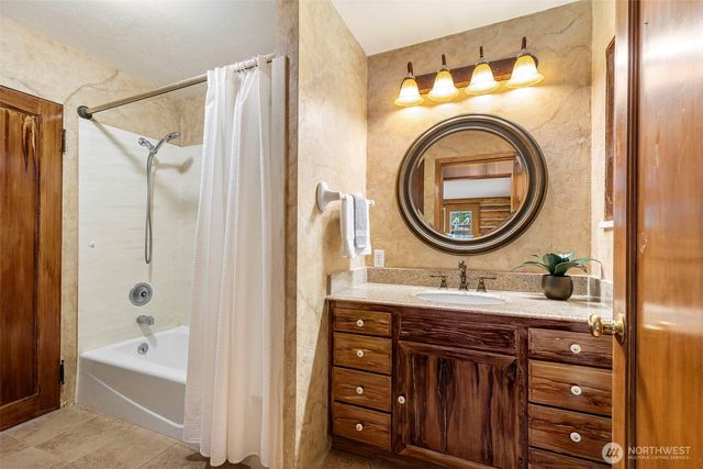 1619 W Reynolds Avenue, Centralia, WA 98531