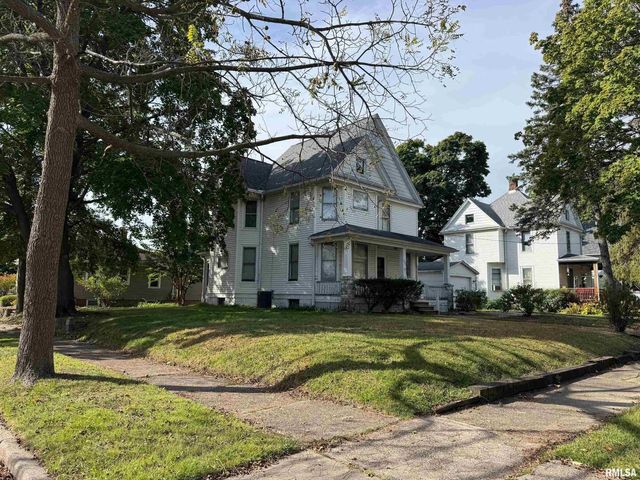 1520 28TH Avenue, Moline, IL 61265