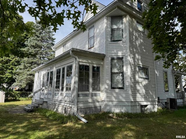 1520 28TH Avenue, Moline, IL 61265