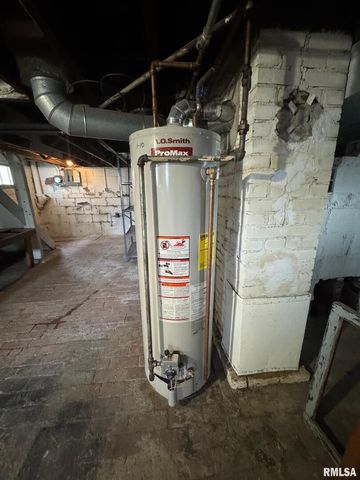 1520 28TH Avenue, Moline, IL 61265