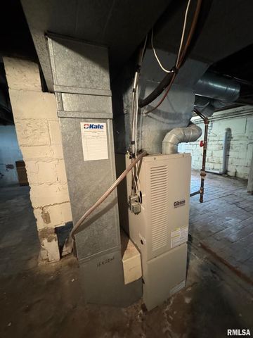 1520 28TH Avenue, Moline, IL 61265