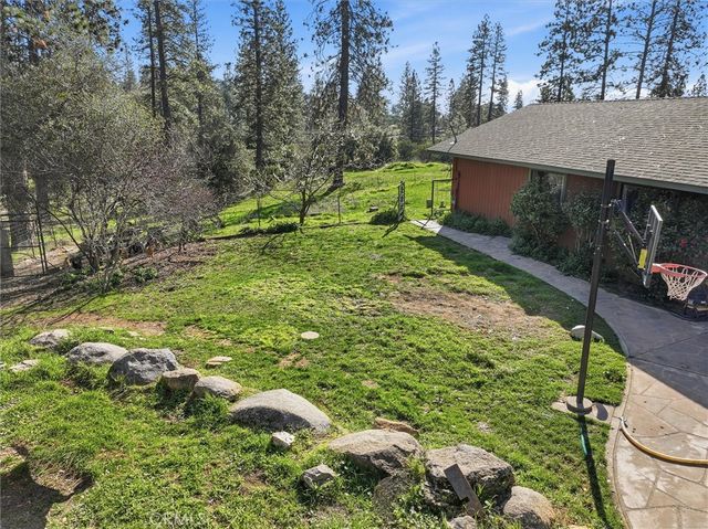3868 Pinecrest Drive, Mariposa, CA 95338
