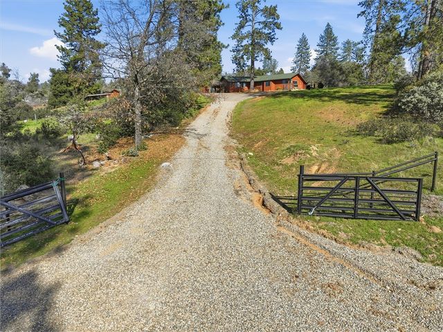3868 Pinecrest Drive, Mariposa, CA 95338