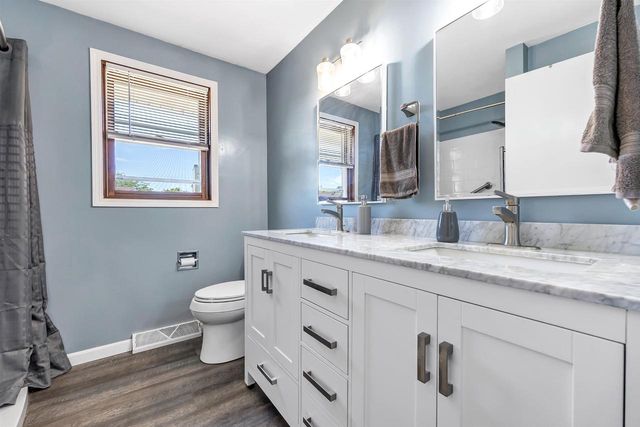 1732 CHARLES STREET, De Pere, WI 54115