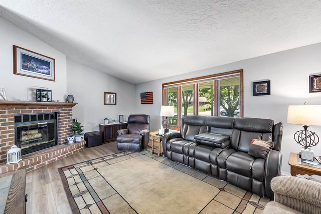 1732 CHARLES STREET, De Pere, WI 54115