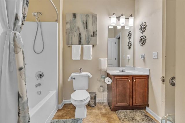 1293 Heartwood Avenue, Mcdonough, GA 30253