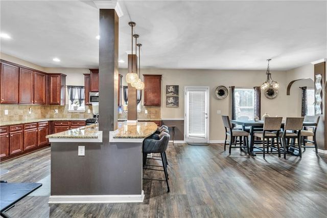 1293 Heartwood Avenue, Mcdonough, GA 30253