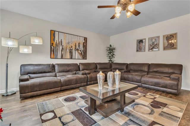 1293 Heartwood Avenue, Mcdonough, GA 30253