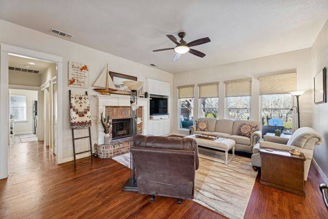 1924 Victoria Circle, Mckinney, TX 75072