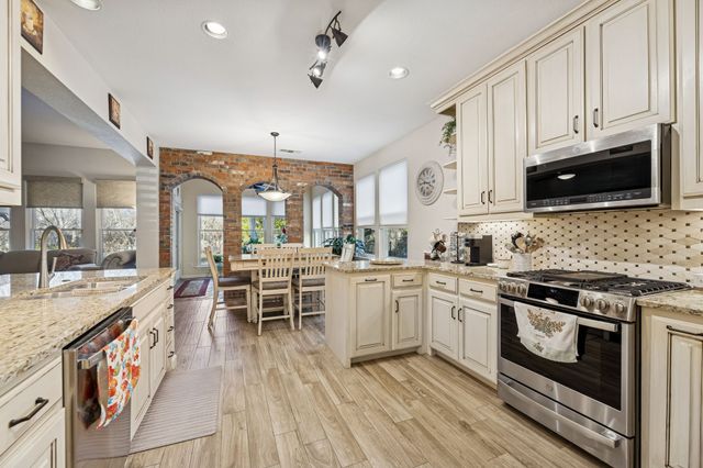 1924 Victoria Circle, Mckinney, TX 75072