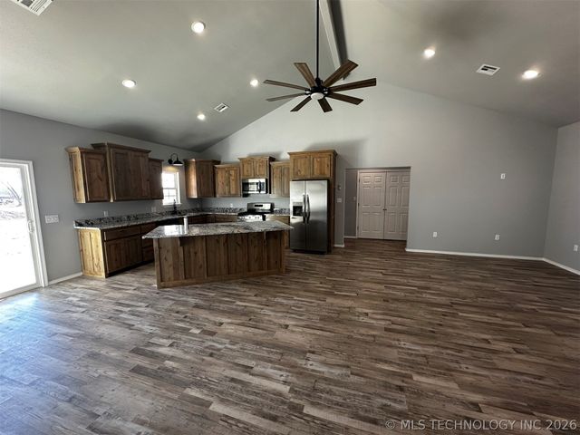 20030 E 794 Road, Tahlequah, OK 74464