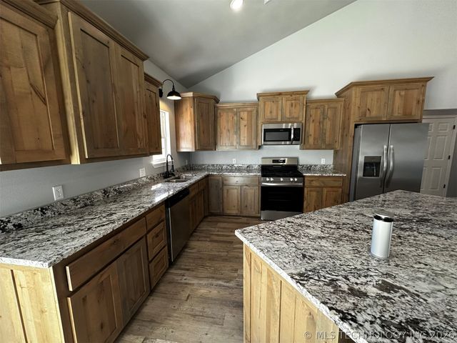 20030 E 794 Road, Tahlequah, OK 74464