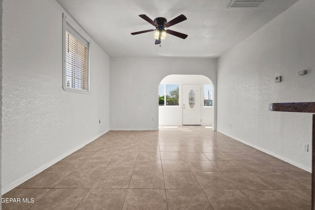 209 N SEVILLE A, El Paso, TX 79905