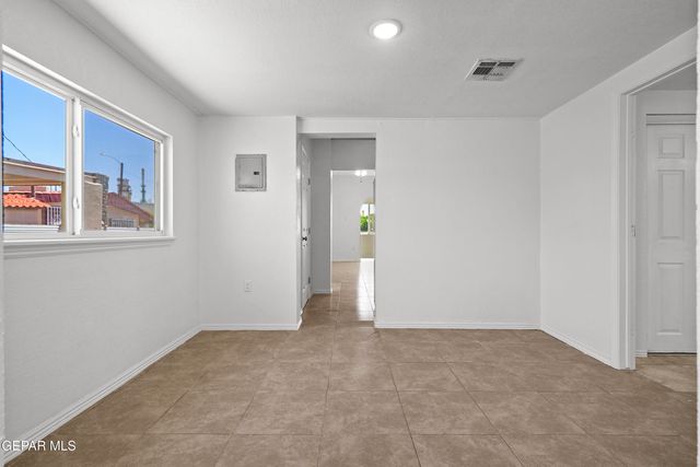 209 N SEVILLE A, El Paso, TX 79905