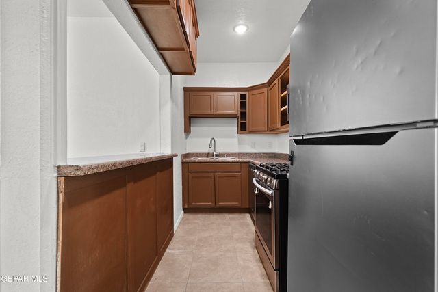209 N SEVILLE A, El Paso, TX 79905