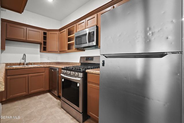 209 N SEVILLE A, El Paso, TX 79905