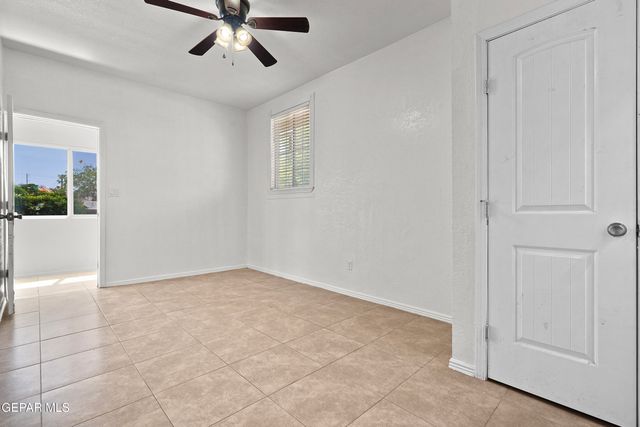 209 N SEVILLE A, El Paso, TX 79905