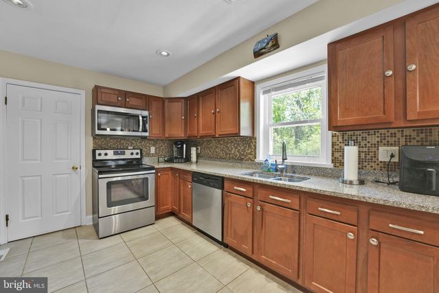 423 LONDON CT, Westminster, MD 21157