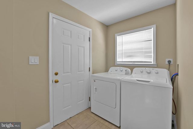 423 LONDON CT, Westminster, MD 21157