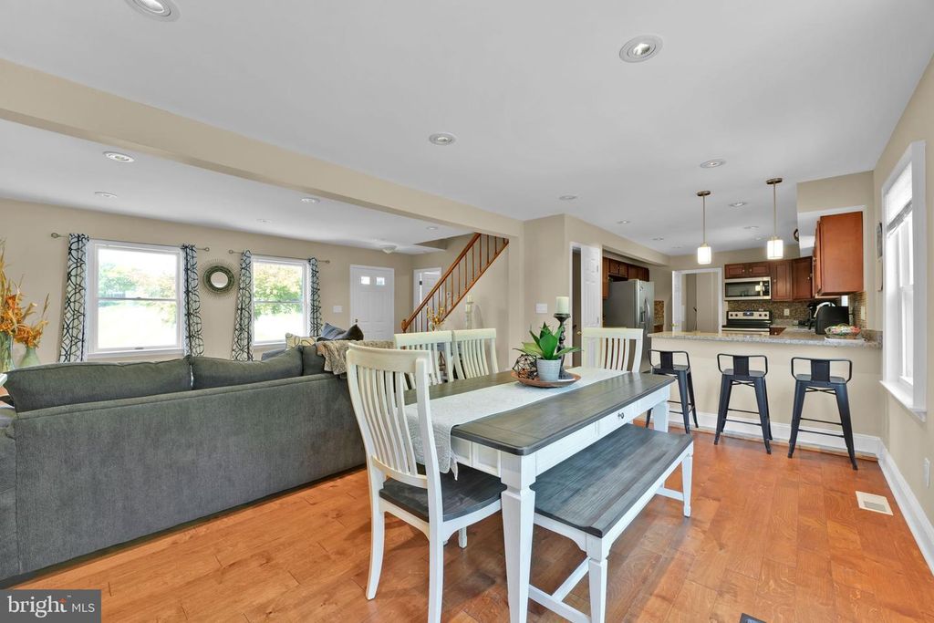 Image 12 of property listing at 423 LONDON CT, Westminster, MD 21157