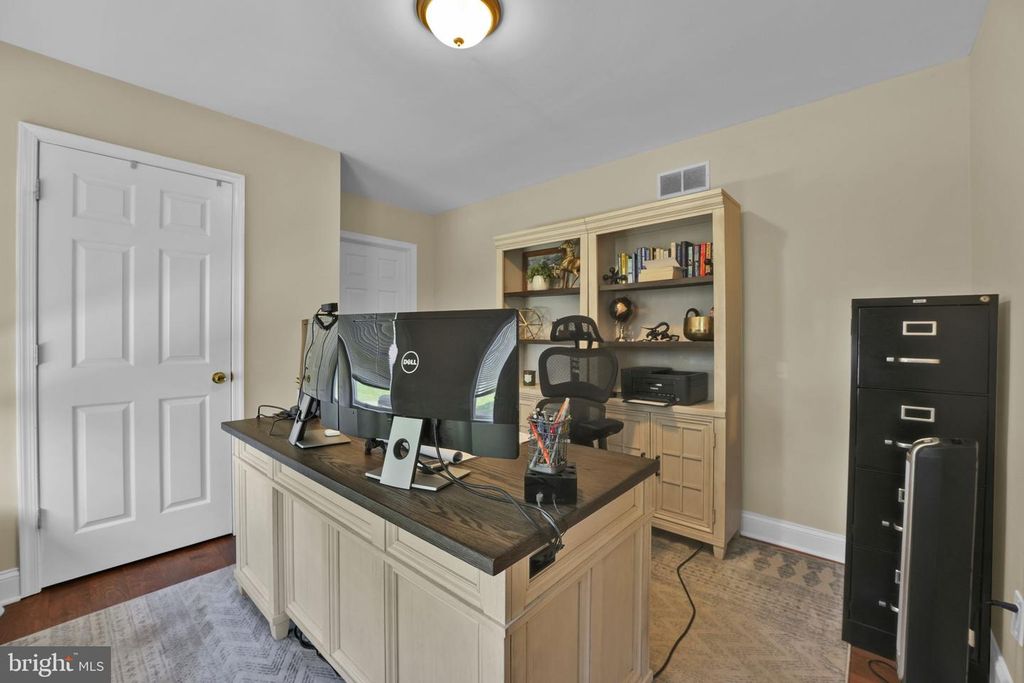 Image 20 of property listing at 423 LONDON CT, Westminster, MD 21157