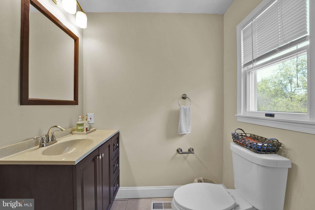 Image 27 of property listing at 423 LONDON CT, Westminster, MD 21157