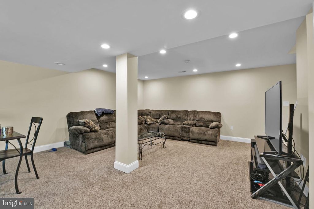 Image 30 of property listing at 423 LONDON CT, Westminster, MD 21157