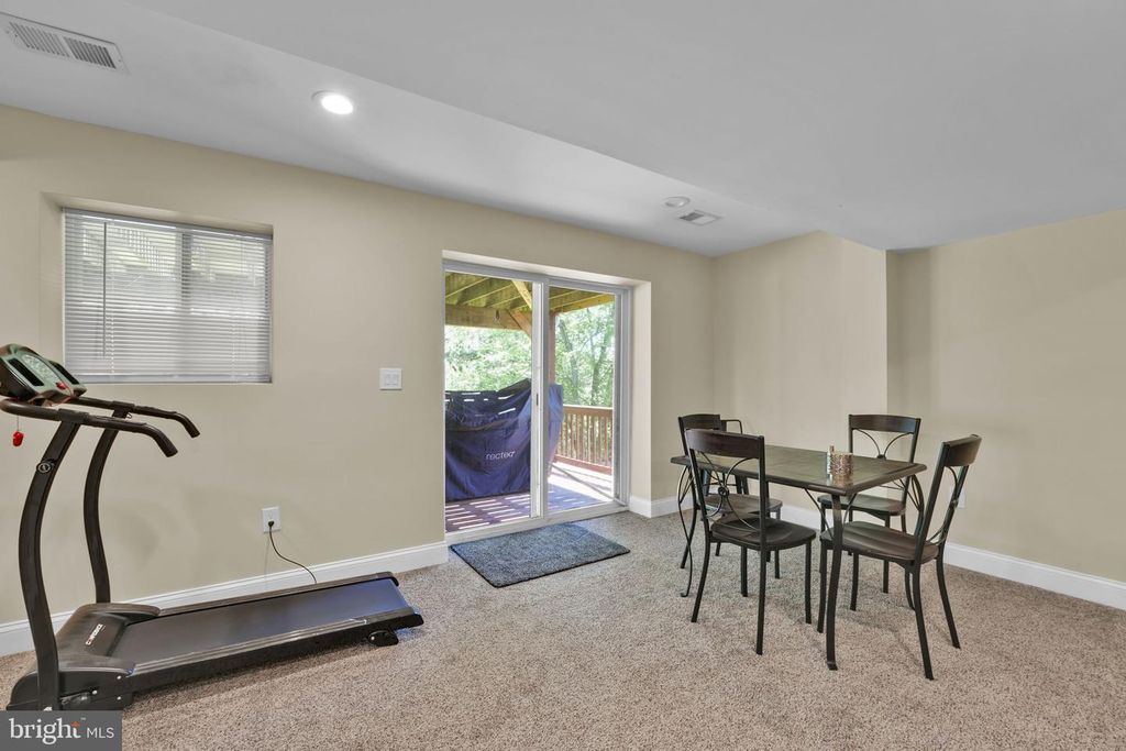 Image 31 of property listing at 423 LONDON CT, Westminster, MD 21157