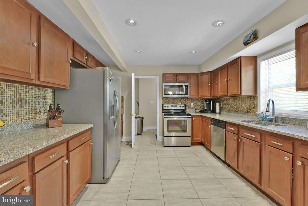 Image 6 of property listing at 423 LONDON CT, Westminster, MD 21157