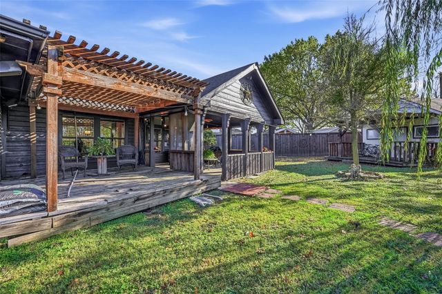 1701 Prairie Creek Court, Garland, TX 75040