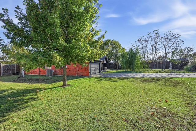 1701 Prairie Creek Court, Garland, TX 75040
