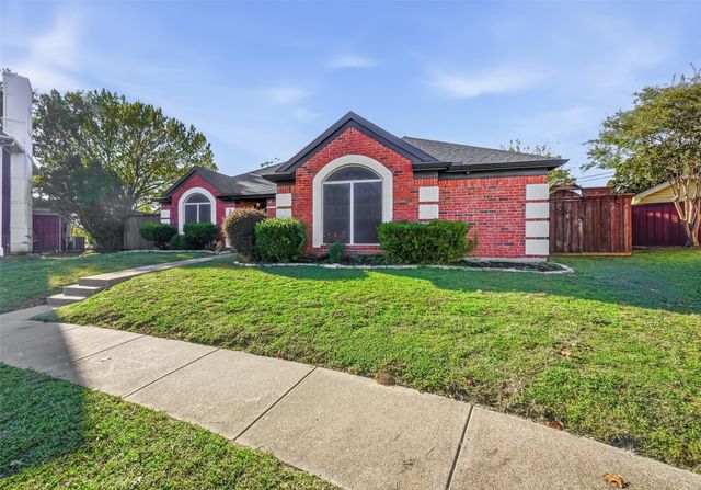 1701 Prairie Creek Court, Garland, TX 75040