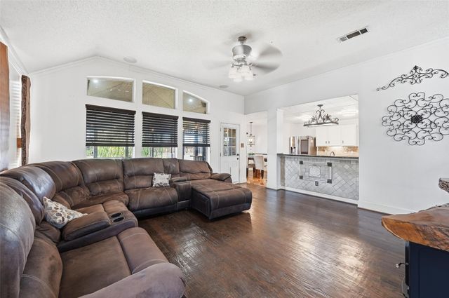 1701 Prairie Creek Court, Garland, TX 75040