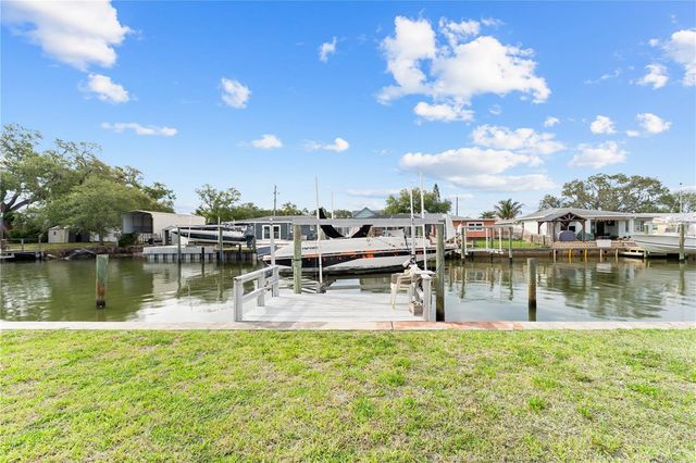 8740 43RD AVENUE N 136, St Petersburg, FL 33709