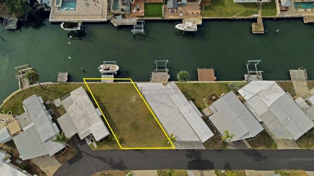 8740 43RD AVENUE N 136, St Petersburg, FL 33709