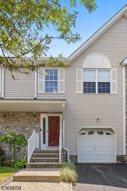 13 Jill Ct 13, Franklin Twp., NJ 08873