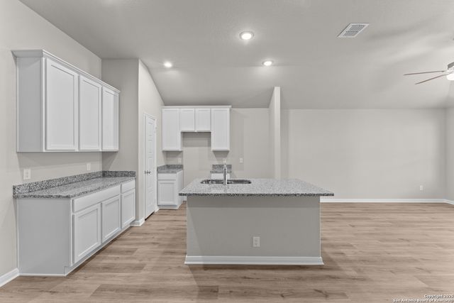 15411 Salmon Spring, San Antonio, TX 78245