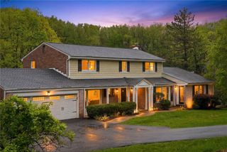 711 Woodland Dr, O'hara, PA 15238