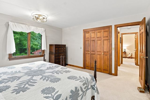 229 Se Main St, Douglas, MA 01516