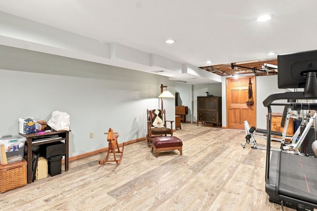 229 Se Main St, Douglas, MA 01516
