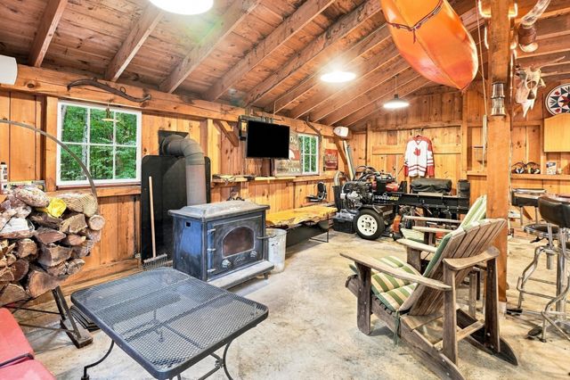 229 Se Main St, Douglas, MA 01516