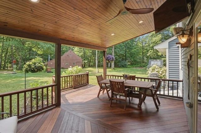229 Se Main St, Douglas, MA 01516