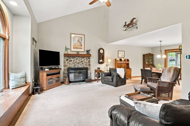 229 Se Main St, Douglas, MA 01516