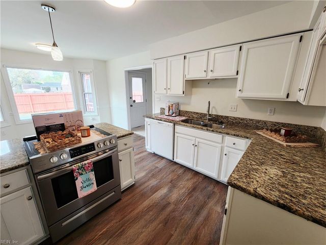 821 Lindale DR, Chesapeake, VA 23320